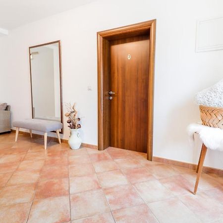 Bed & Breakfast Kastel Zbandaj Exterior photo