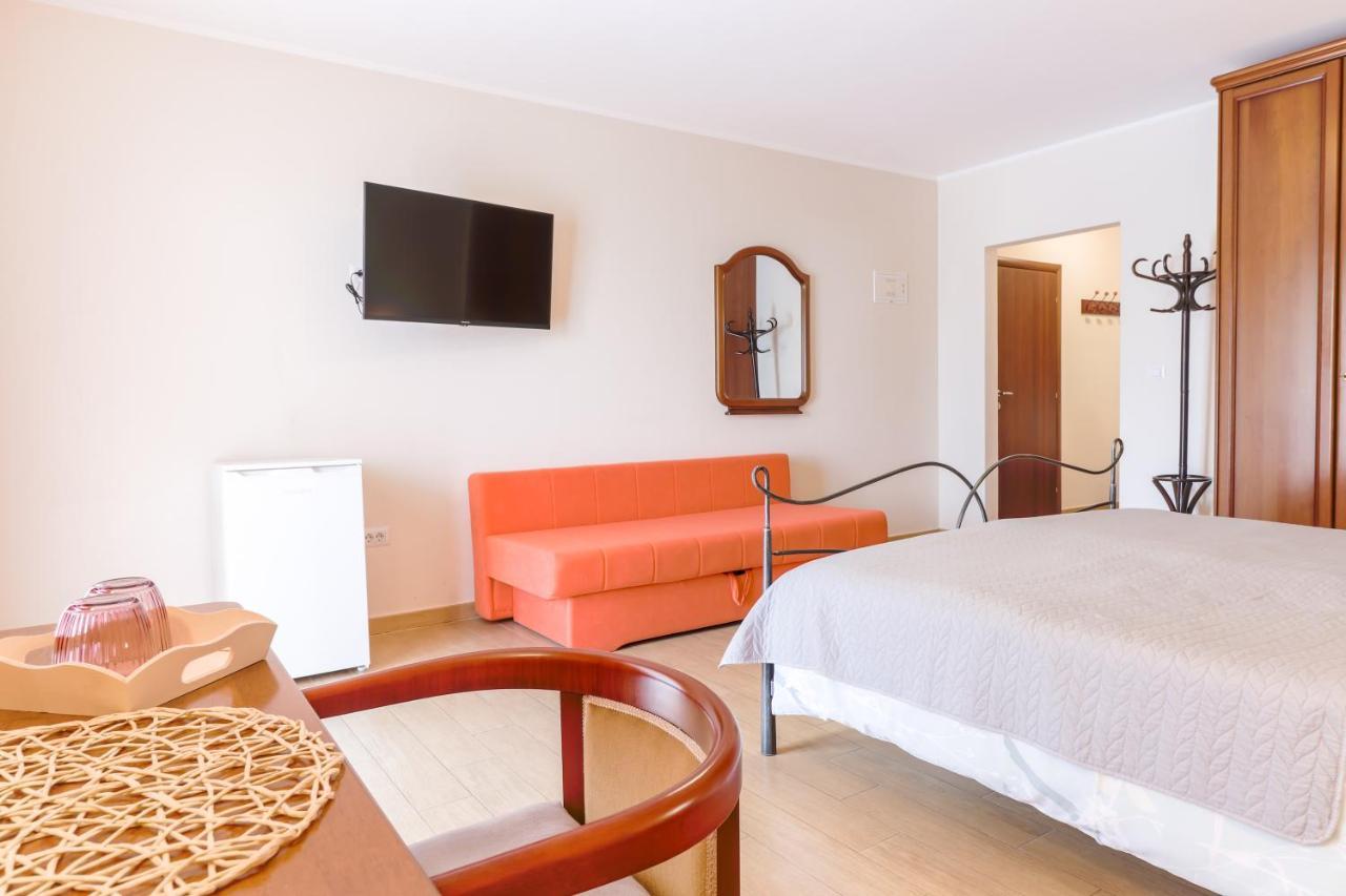 Bed & Breakfast Kastel Zbandaj Exterior photo