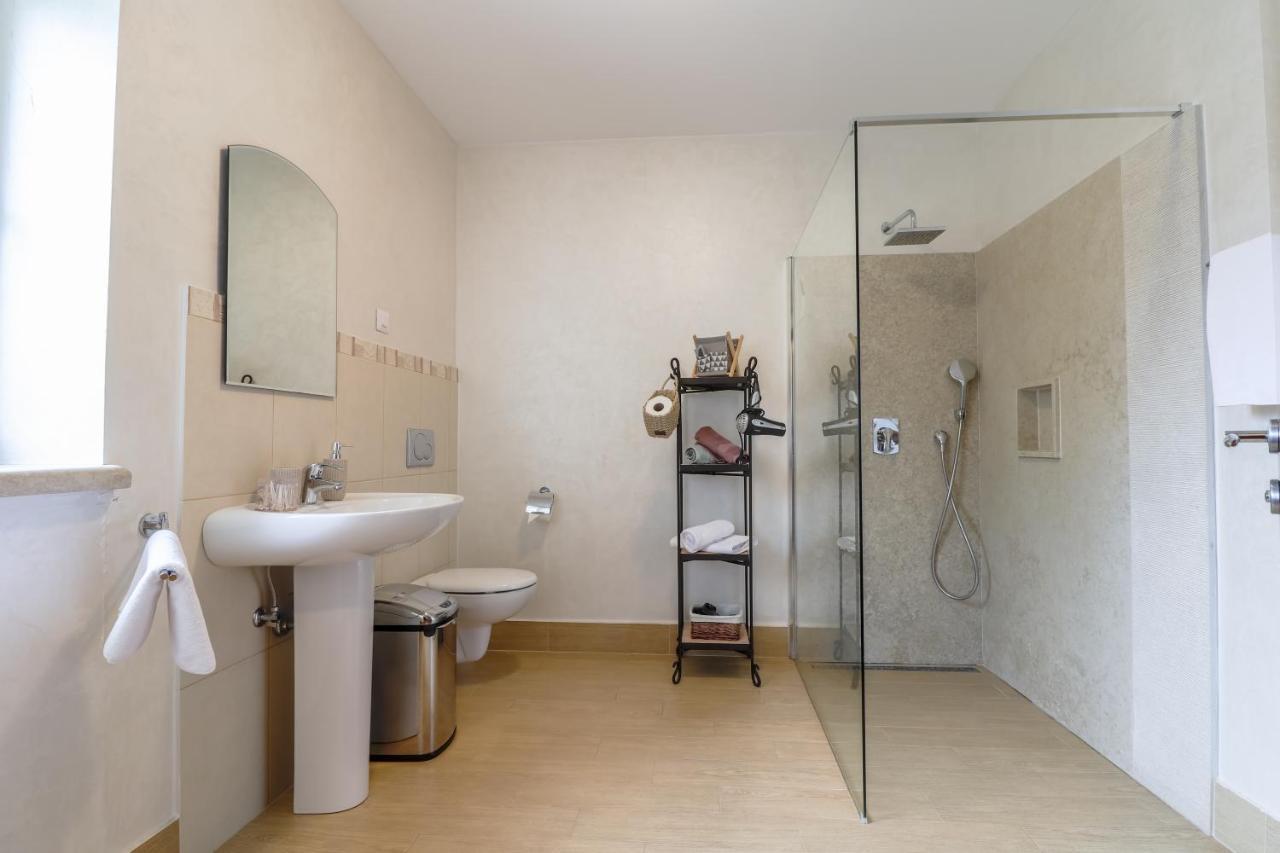 Bed & Breakfast Kastel Zbandaj Exterior photo