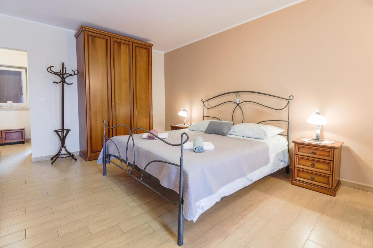 Bed & Breakfast Kastel Zbandaj Exterior photo